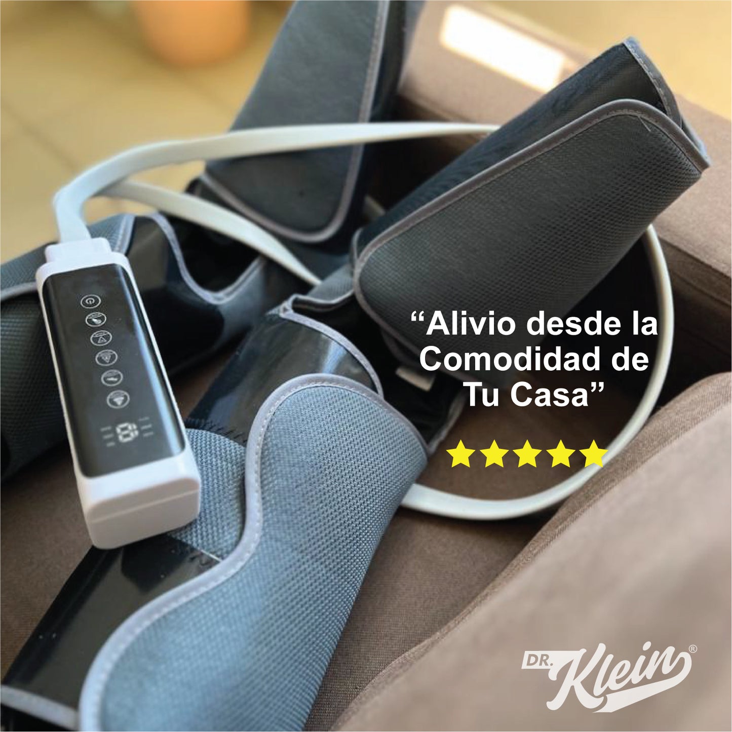 Acercamiento de los pies del masajeador de compresion neumatica Dr. Klein®, junto con el control del aparato y las mangueras de aire. Texto que hable de la facilidad de usarlo en casa.